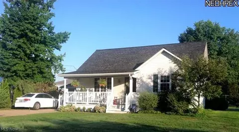 808 Mcdaniel Ave, Minerva, OH 44657 photo 2