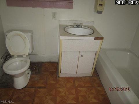 145 Vesper St, Akron, OH 44310 photo 6