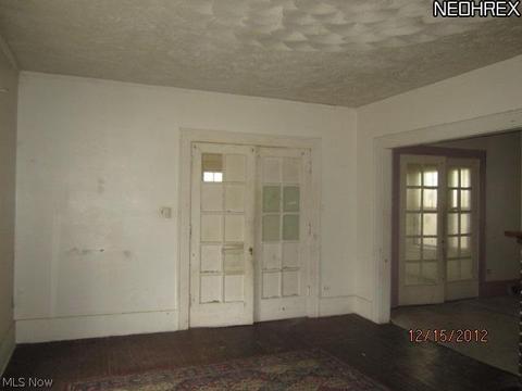 145 Vesper St, Akron, OH 44310 photo 2