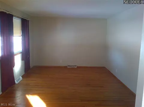 5205 Milo Ave, Maple Heights, OH 44137 photo 6
