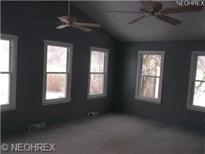 6724 Appleridge Cir, Youngstown, OH 44512 photo 2
