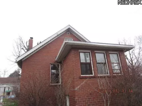 563 E Waterloo Rd, Akron, OH 44319 photo 3