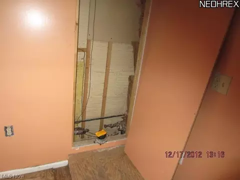 563 E Waterloo Rd, Akron, OH 44319 photo 5