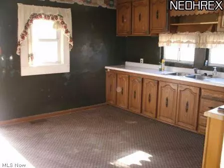 316 Abbott Ct, Coshocton, OH 43812 photo 3
