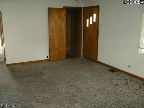 316 Abbott Ct, Coshocton, OH 43812 photo 7