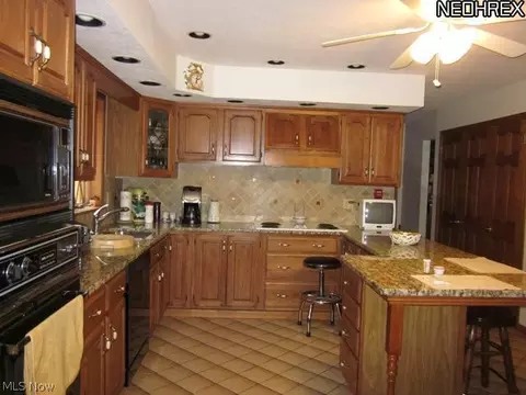 8535 Cable Line Rd, Ravenna, OH 44266 photo 2
