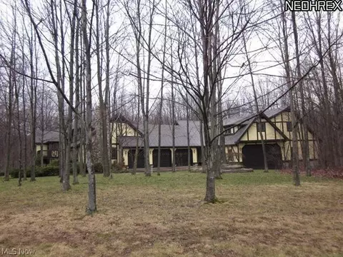 8535 Cable Line Rd, Ravenna, OH 44266 photo 1