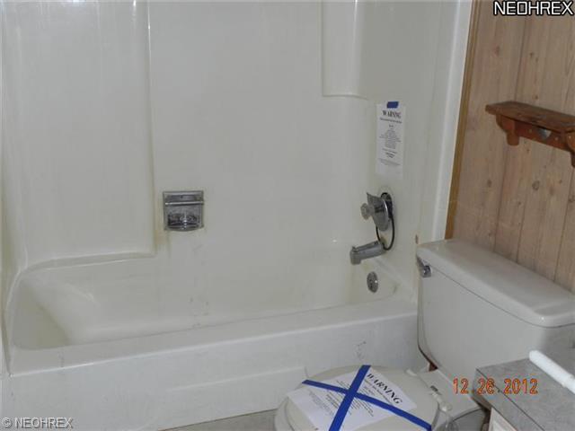 258 Concord Ave, Elyria, OH 44035 photo 3
