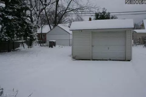765 E 254, Euclid, OH 44132 photo 9
