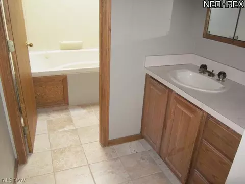 2118 Pine Ridge Dr, Wickliffe, OH 44092 photo 15
