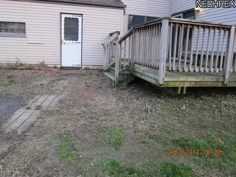 2118 Pine Ridge Dr, Wickliffe, OH 44092 photo 20