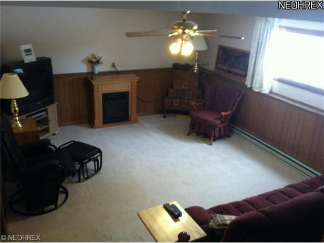 124 Valley Forge Cir, Elyria, OH 44035 photo 2