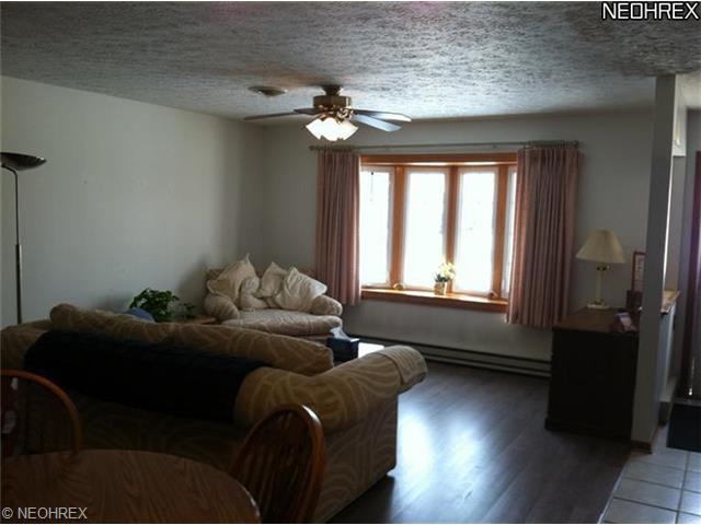 124 Valley Forge Cir, Elyria, OH 44035 photo 3