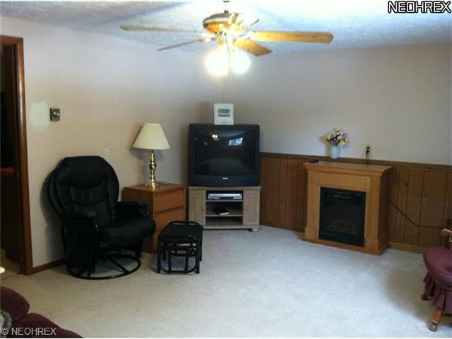 124 Valley Forge Cir, Elyria, OH 44035 photo 6