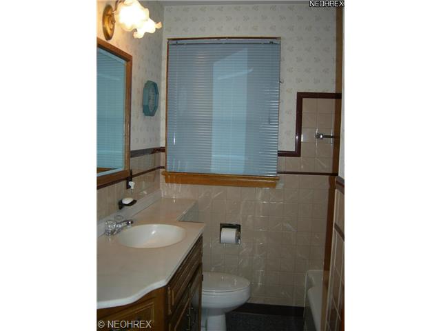 578 Audrey Ln, Struthers, OH 44471 photo 2