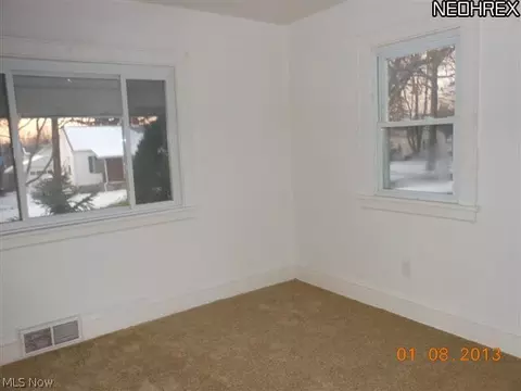 807 Kickapoo Ave, Akron, OH 44305 photo 9