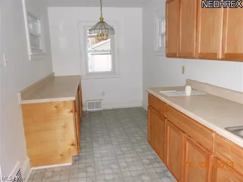 807 Kickapoo Ave, Akron, OH 44305 photo 7
