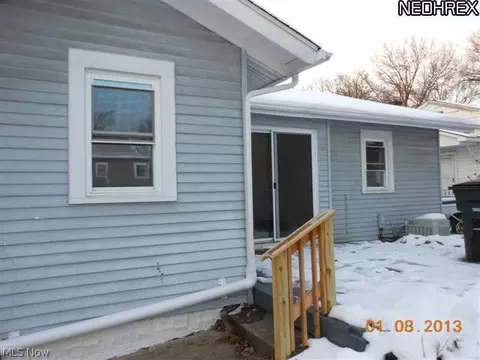 807 Kickapoo Ave, Akron, OH 44305 photo 4