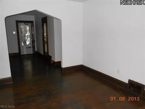 807 Kickapoo Ave, Akron, OH 44305 photo 6