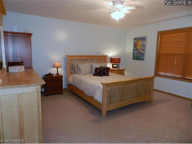 362 Alexis Dr, Elyria, OH 44035 photo 1