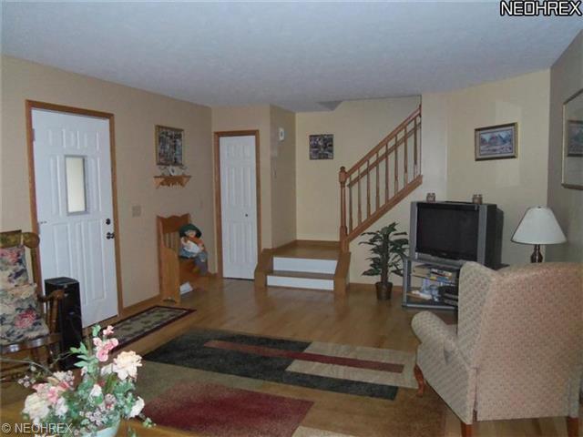 36877 Stevens Blvd, Willoughby, OH 44094 photo 3