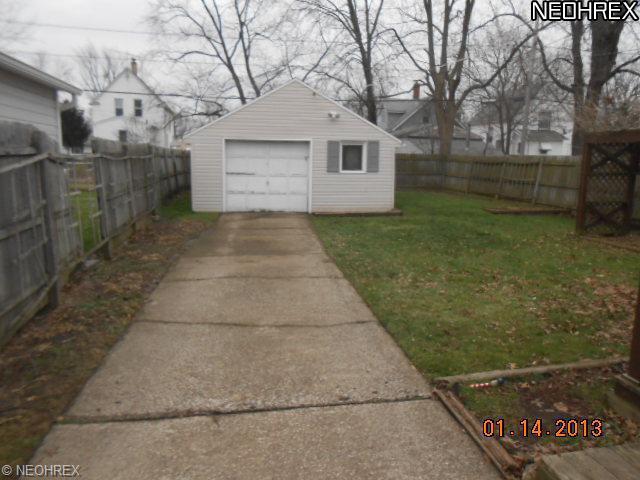 226 Winckles St, Elyria, OH 44035 photo 8