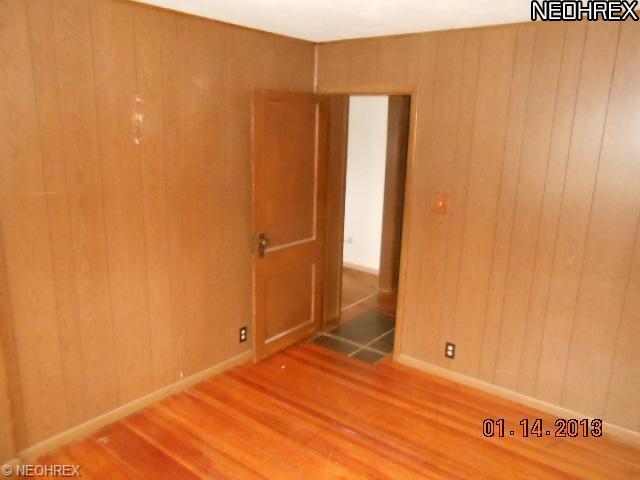 226 Winckles St, Elyria, OH 44035 photo 5
