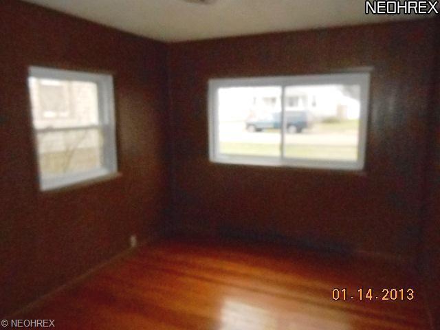 226 Winckles St, Elyria, OH 44035 photo 6