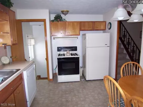 1830 Harbor Ave, Ashtabula, OH 44004 photo 3
