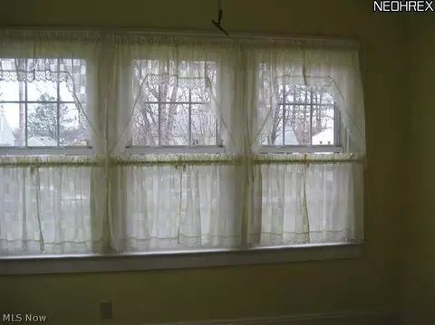1176 Hampton Rd, Kent, OH 44240 photo 3