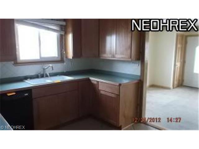 1725 Columbus Ave, Ashtabula, OH 44004 photo 10
