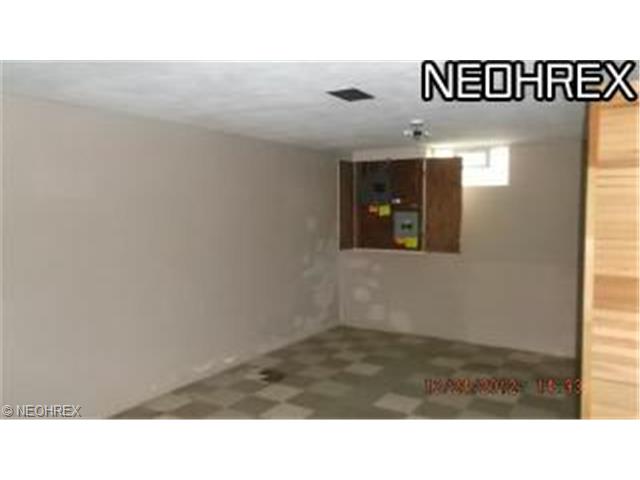 1725 Columbus Ave, Ashtabula, OH 44004 photo 15