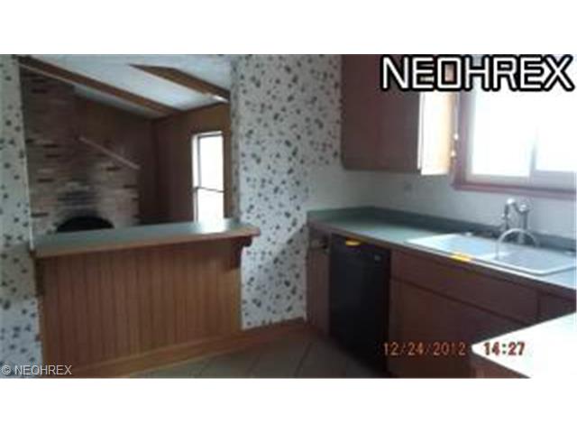 1725 Columbus Ave, Ashtabula, OH 44004 photo 9
