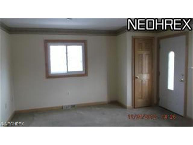 1725 Columbus Ave, Ashtabula, OH 44004 photo 4