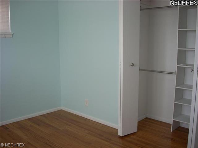 31505 Daniel Dr, Eastlake, OH 44095 photo 4