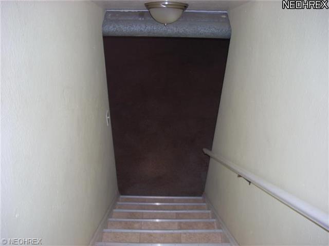 31505 Daniel Dr, Eastlake, OH 44095 photo 6