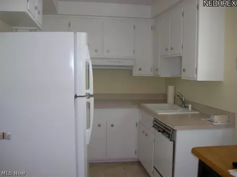 31505 Daniel Dr, Willowick, OH 44095 photo 3