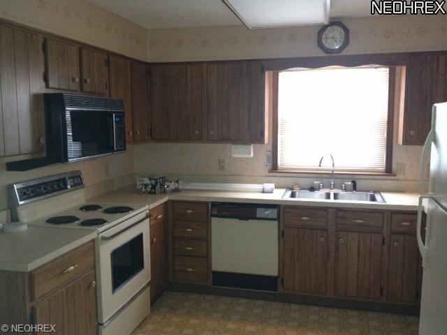 628 Myrtle Ave, Ashtabula, OH 44004 photo 4