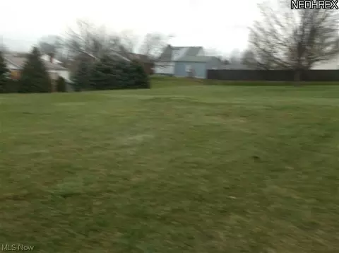 470 13th St, Campbell, OH 44405 photo 3