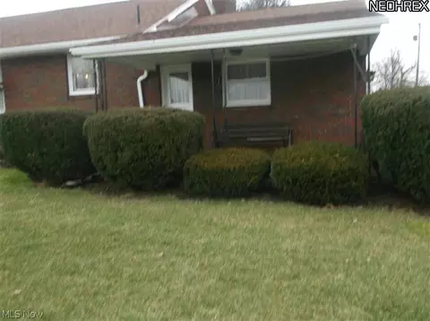 470 13th St, Campbell, OH 44405 photo 2