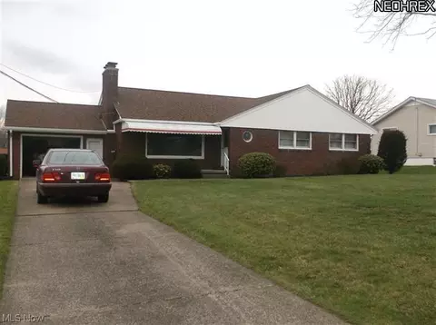 470 13th St, Campbell, OH 44405 photo 1
