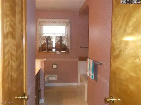 470 13th St, Campbell, OH 44405 photo 6