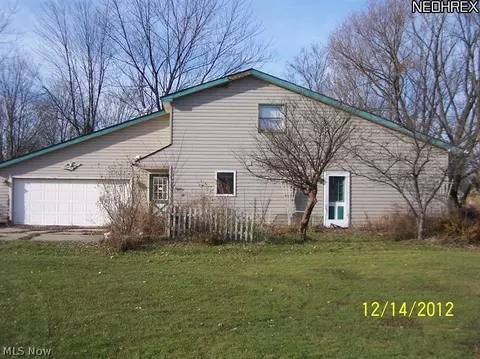 387 Stable Dr, Lagrange, OH 44050 photo 2