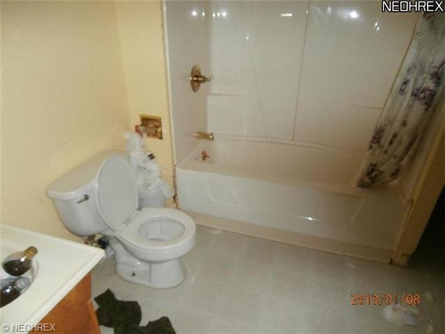 9664 Blackbrook Rd, Mentor, OH 44060 photo 6