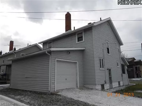 1127 Brown St, Akron, OH 44301 photo 2
