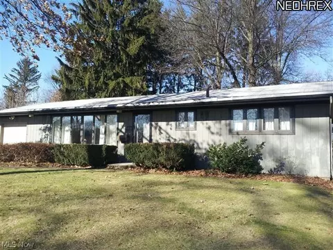 4627 Pleasant Hills Rd NW, Canton, OH 44708 photo 1