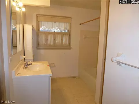 6900 Colleen Dr, Youngstown, OH 44512 photo 10