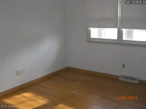 6900 Colleen Dr, Youngstown, OH 44512 photo 9