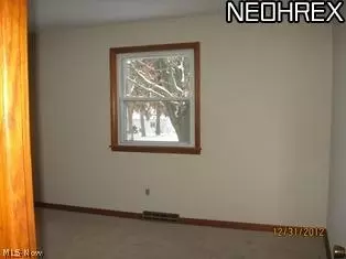 129 High St, Dover, OH 44622 photo 6