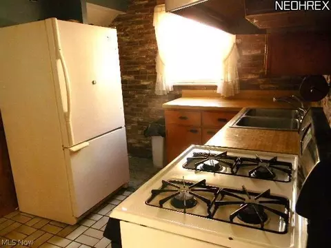322 Hyde Ave, Niles, OH 44446 photo 8